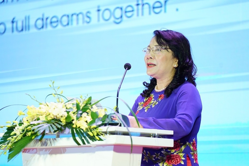 “Giữ trọn ước mơ”: Trao tặng Mũ bảo hiểm cho học sinh lớp Một toàn quốc năm học 2019 – 2020 - 1 “Giữ trọn ước mơ”: Trao tặng Mũ bảo hiểm cho học sinh lớp Một toàn quốc năm học 2019 – 2020 - 1