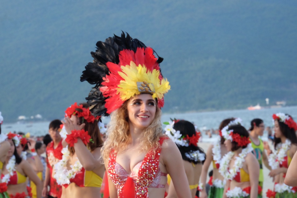 Flashmob bikini khuấy động biển hè Đà Nẵng - 6 Flashmob bikini khuấy động biển hè Đà Nẵng - 6