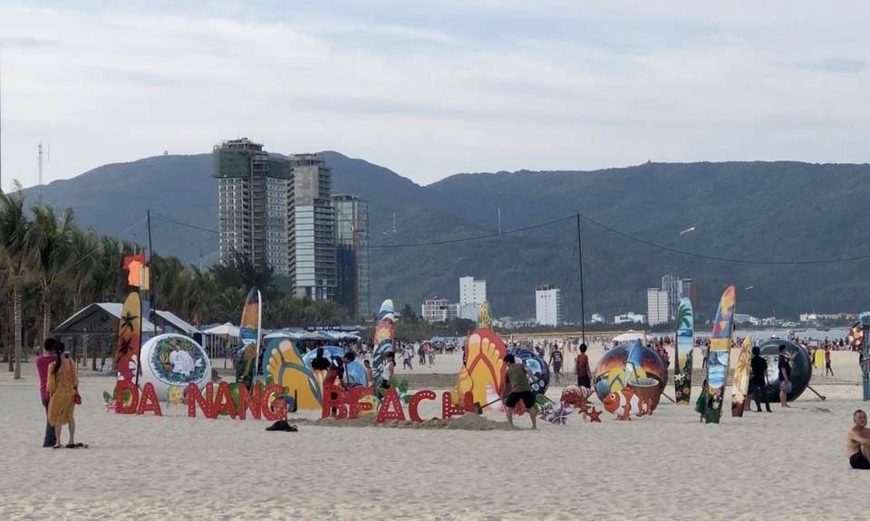 Flashmob bikini khuấy động biển hè Đà Nẵng - 9 Flashmob bikini khuấy động biển hè Đà Nẵng - 9
