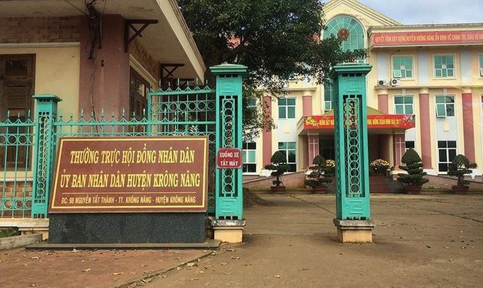 Chậm trễ xử lý đơn tố cáo của giáo viên, Chủ tịch huyện bị phê bình - 1 Chậm trễ xử lý đơn tố cáo của giáo viên, Chủ tịch huyện bị phê bình - 1