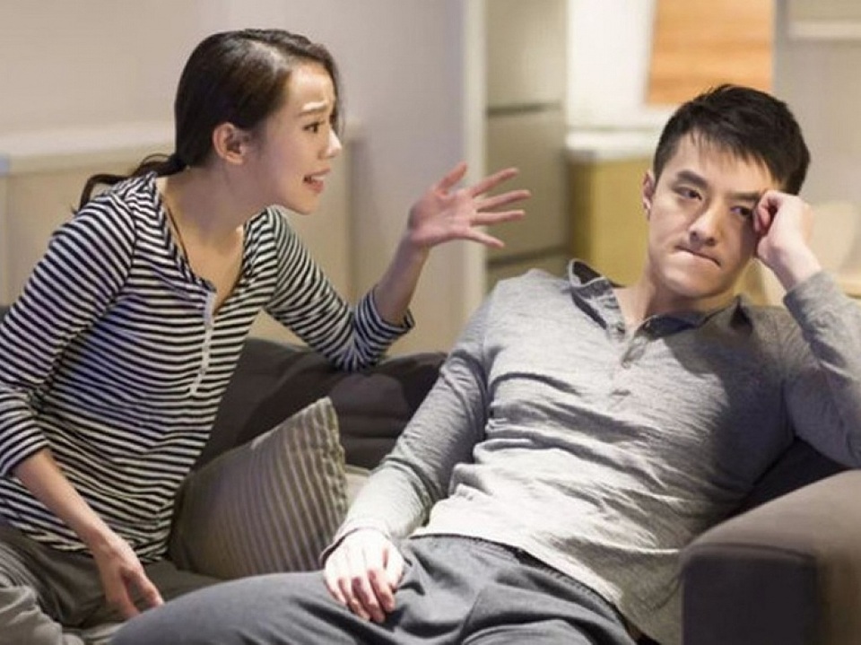 Vợ bị chồng đạp vì nằm hớ hênh khi ngủ trưa - 1 Vợ bị chồng đạp vì nằm hớ hênh khi ngủ trưa - 1
