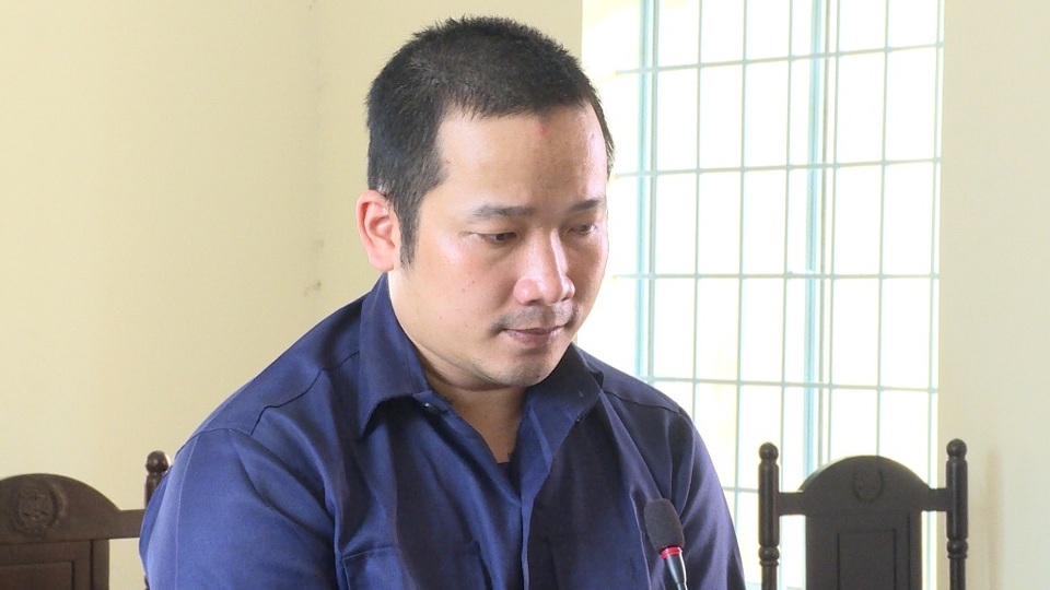 Xét xử nam thanh niên bỏ ma túy vào ca nước khiến thiếu úy công an tử vong - 1 Xét xử nam thanh niên bỏ ma túy vào ca nước khiến thiếu úy công an tử vong - 1