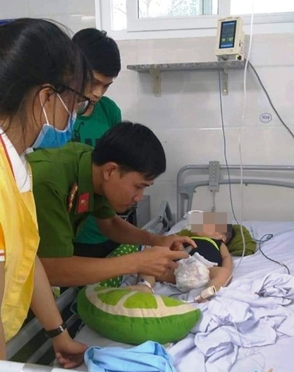 Bé 15 tháng tuổi tử vong bất thường sau khi trở về từ nhóm trẻ không phép - 1 Bé 15 tháng tuổi tử vong bất thường sau khi trở về từ nhóm trẻ không phép - 1