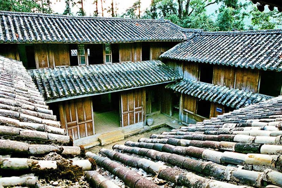 Hà Giang tiếp thu ý kiến cháu nội Vua Mèo về việc chia phí tham quan dinh thự họ Vương - 3 Hà Giang tiếp thu ý kiến cháu nội Vua Mèo về việc chia phí tham quan dinh thự họ Vương - 3