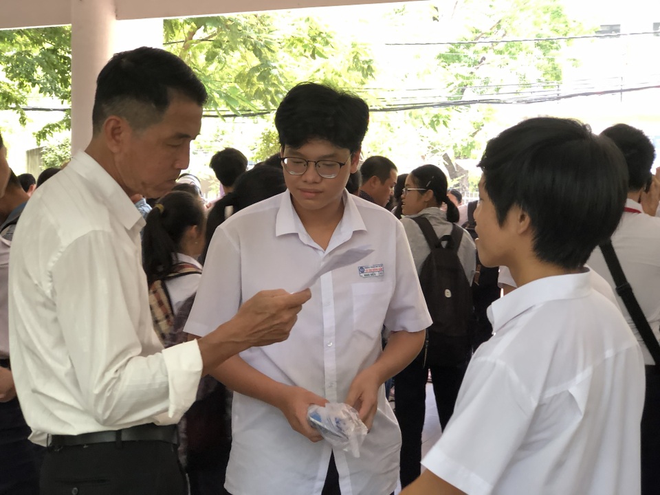 Điểm thi lớp 10 tại Đà Nẵng: 31 bài thi môn Toán đạt điểm tuyệt đối - 1 Điểm thi lớp 10 tại Đà Nẵng: 31 bài thi môn Toán đạt điểm tuyệt đối - 1