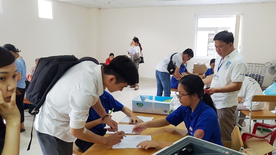 Huy động hàng trăm đơn vị máu và tiểu cầu trong thanh niên - 2 Huy động hàng trăm đơn vị máu và tiểu cầu trong thanh niên - 2