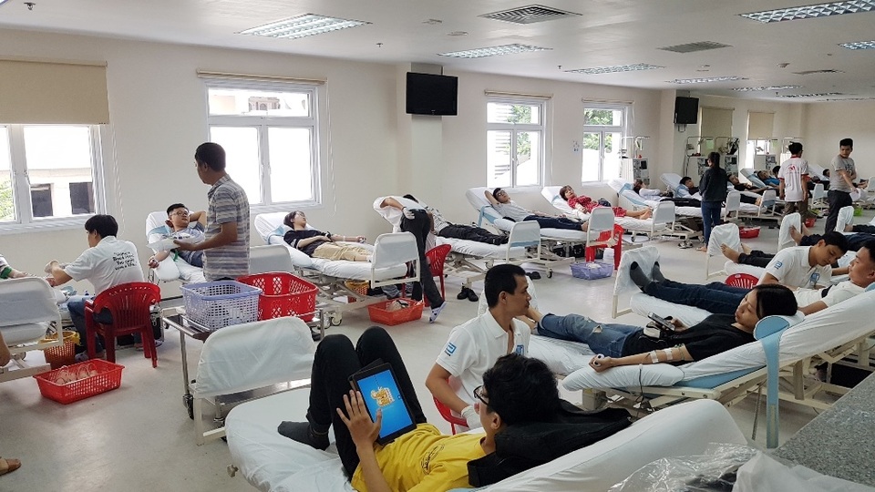 Huy động hàng trăm đơn vị máu và tiểu cầu trong thanh niên - 6 Huy động hàng trăm đơn vị máu và tiểu cầu trong thanh niên - 6