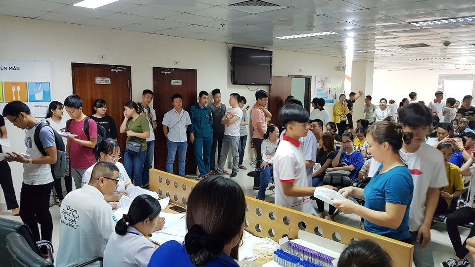 Huy động hàng trăm đơn vị máu và tiểu cầu trong thanh niên - 9 Huy động hàng trăm đơn vị máu và tiểu cầu trong thanh niên - 9