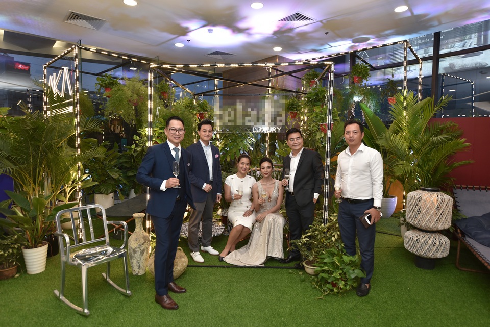 Kim Lý nói gì khi bị xem là “trang sức di động” của Hồ Ngọc Hà? - 4 Kim Lý nói gì khi bị xem là “trang sức di động” của Hồ Ngọc Hà? - 4
