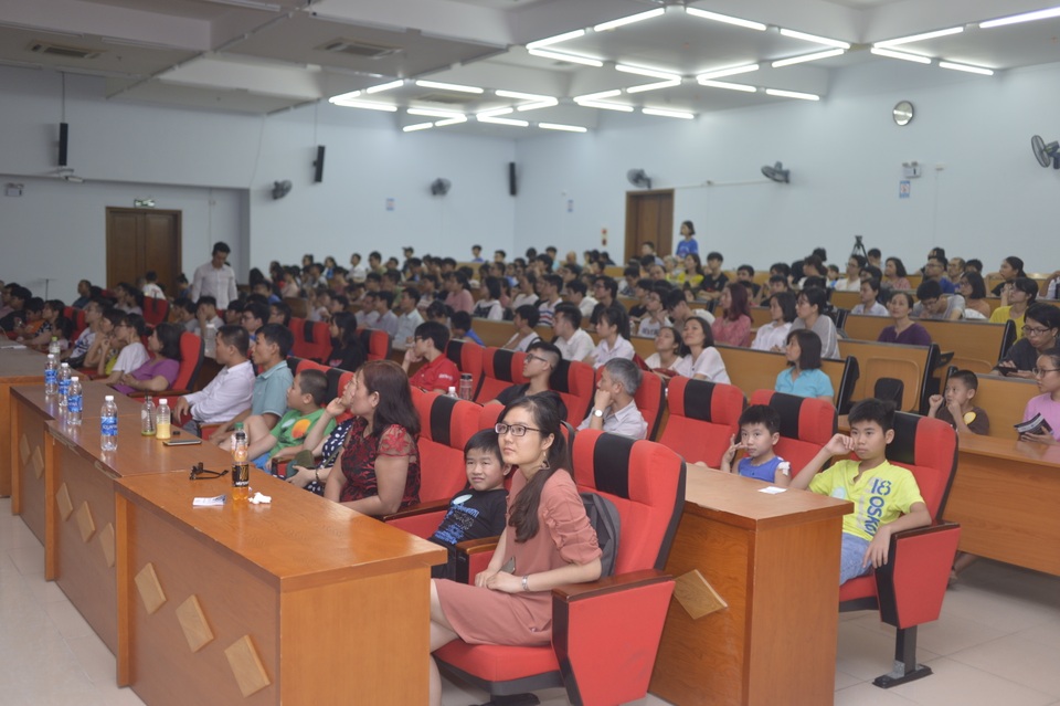 Giới trẻ Hà Nội khám phá bầu trời với kính thiên văn tự chế lớn nhất miền Bắc - 1 Giới trẻ Hà Nội khám phá bầu trời với kính thiên văn tự chế lớn nhất miền Bắc - 1