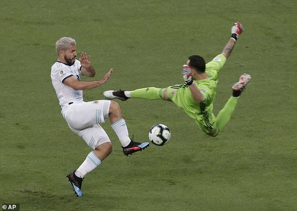 Argentina 0-2 Colombia: Nỗi thất vọng của Messi - 1 Argentina 0-2 Colombia: Nỗi thất vọng của Messi - 1