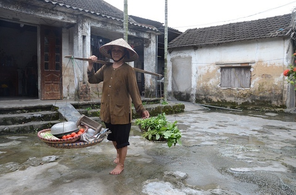 Chuyện lạ: Xót thương người mẹ nghèo đến bất lực không dám nhận 40 triệu đồng - 17 Chuyện lạ: Xót thương người mẹ nghèo đến bất lực không dám nhận 40 triệu đồng - 17