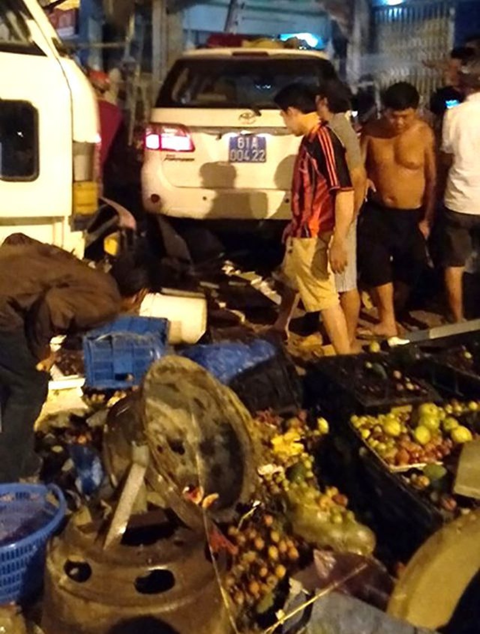 Máy bay quân sự rơi và khói rơm vây kín đường ngoại thành Hà Nội - 8 Máy bay quân sự rơi và khói rơm vây kín đường ngoại thành Hà Nội - 8