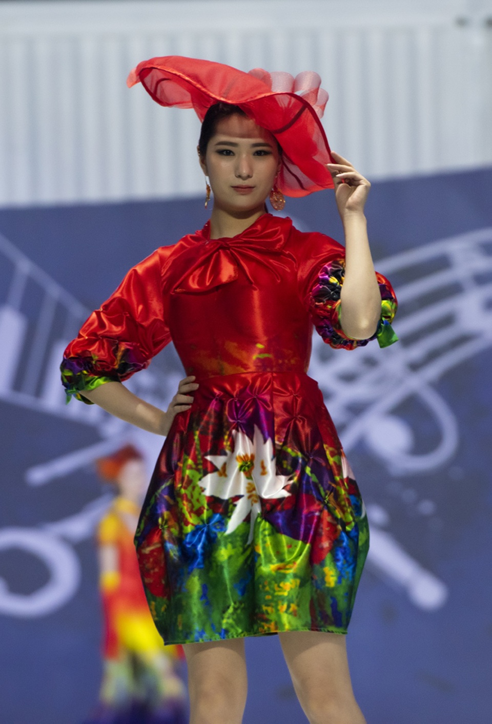 NTK Đỗ Trịnh Hoài Nam mở màn Giấc mơ hoa tại Asean Week 2019 - 5 NTK Đỗ Trịnh Hoài Nam mở màn Giấc mơ hoa tại Asean Week 2019 - 5