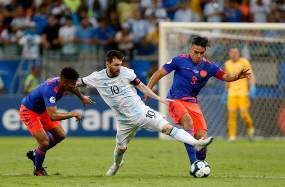 Argentina 0-2 Colombia: Nỗi thất vọng của Messi - 7 Argentina 0-2 Colombia: Nỗi thất vọng của Messi - 7