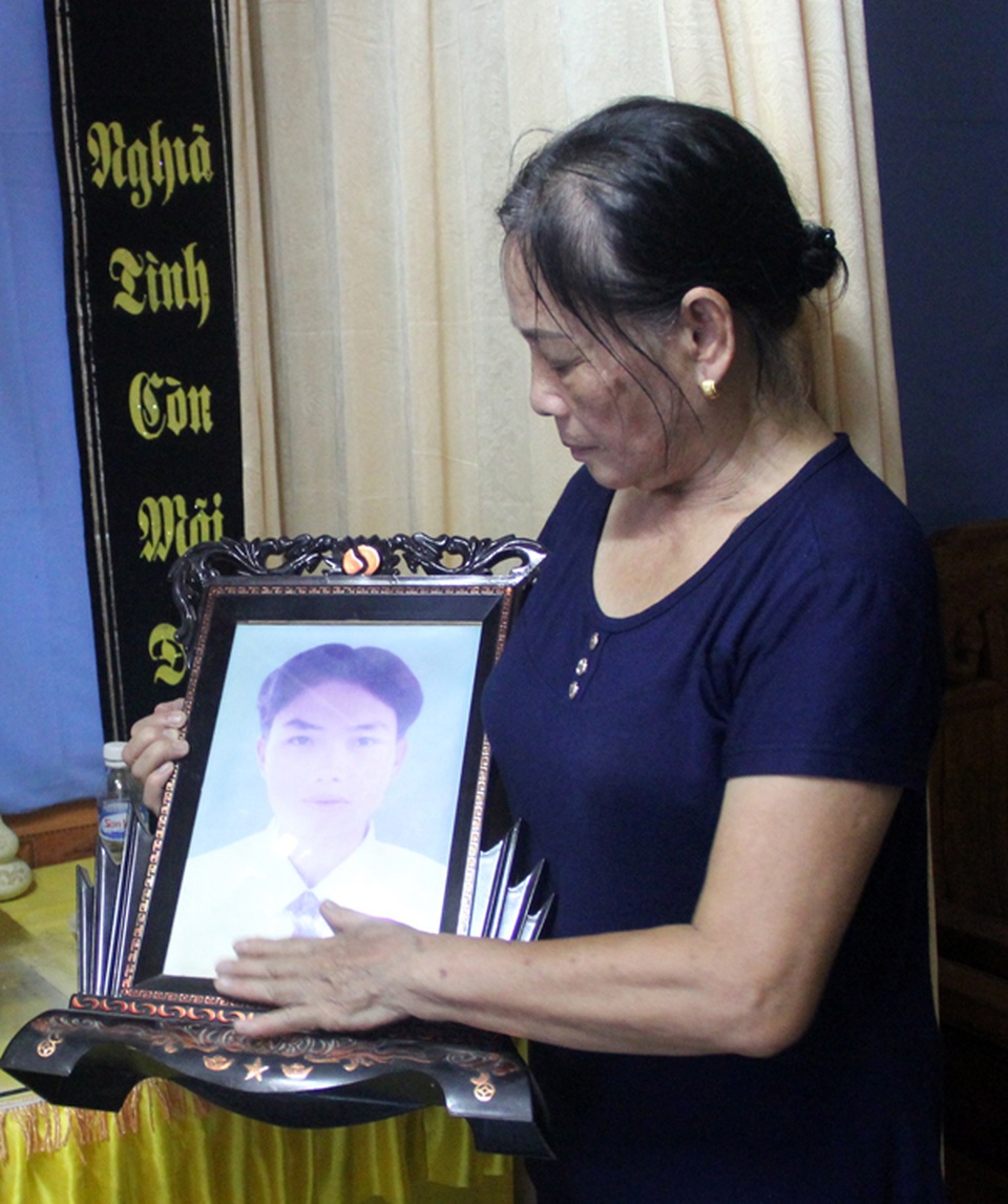 Người đàn bà bất hạnh mất 2 con, chăm chồng ung thư và đứa con sống thực vật - 6 Người đàn bà bất hạnh mất 2 con, chăm chồng ung thư và đứa con sống thực vật - 6