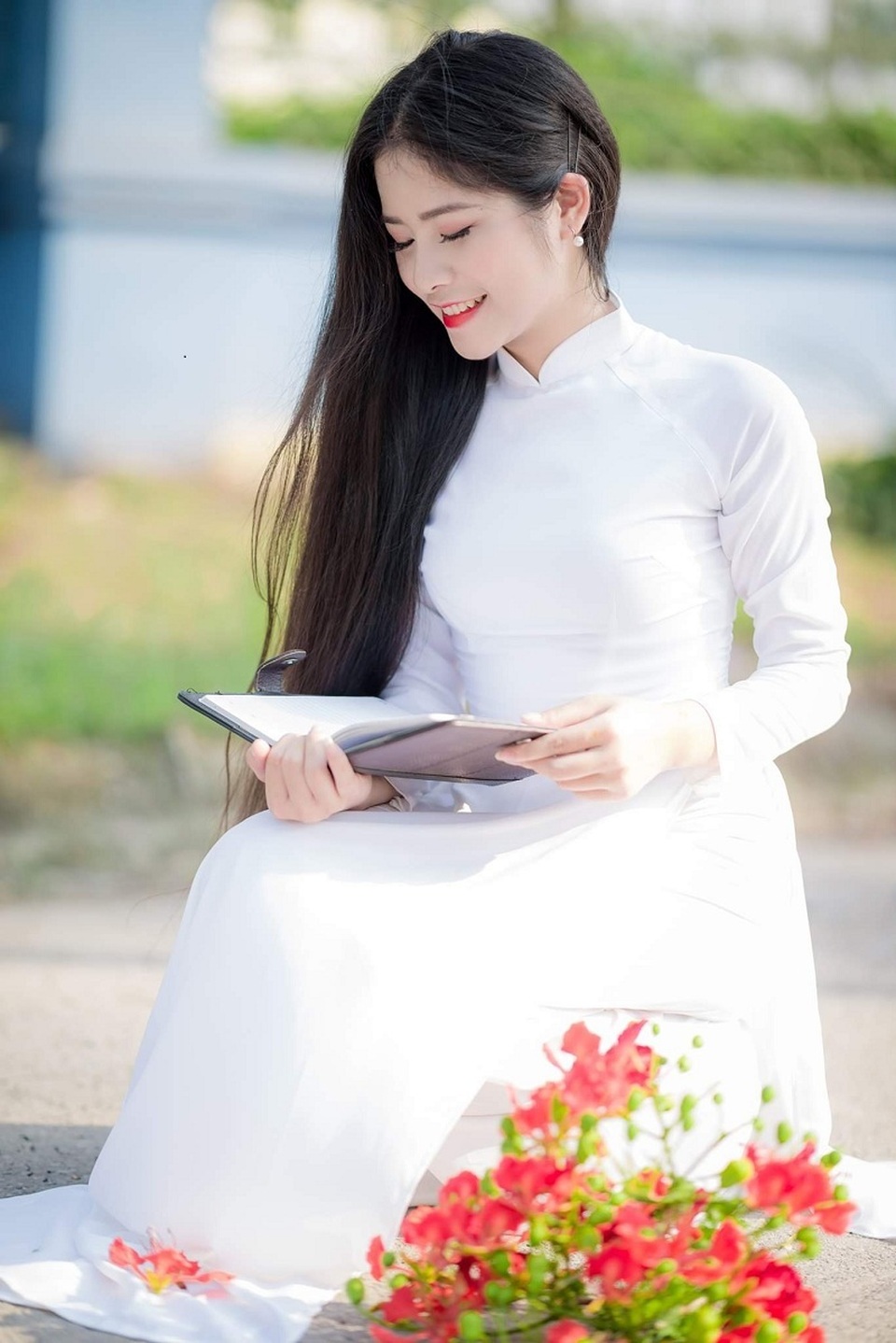 Cô gái có mái tóc dài hơn 1m nhớ về thời học trò ngập hoa phượng vĩ - 3 Cô gái có mái tóc dài hơn 1m nhớ về thời học trò ngập hoa phượng vĩ - 3