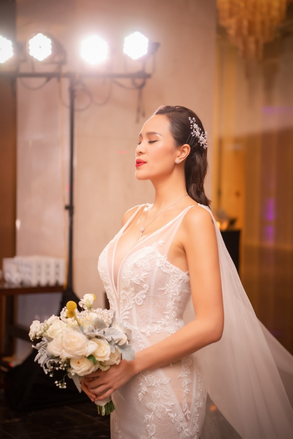 Chồng Tây bật khóc, hứa sẽ yêu thương siêu mẫu Phương Mai đến hết cuộc đời - 5