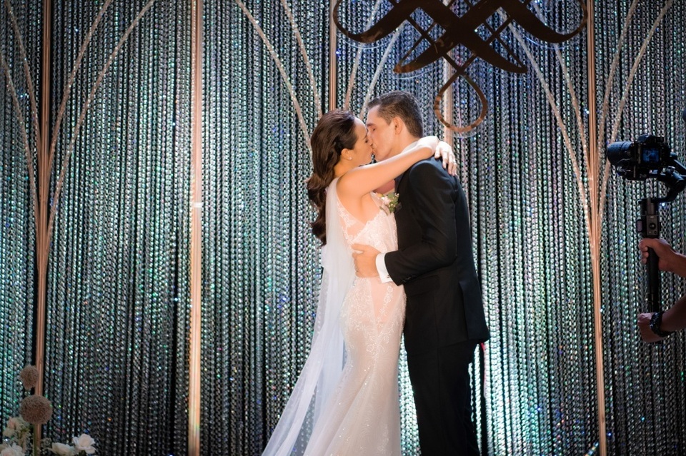 Chồng Tây bật khóc, hứa sẽ yêu thương siêu mẫu Phương Mai đến hết cuộc đời - 4