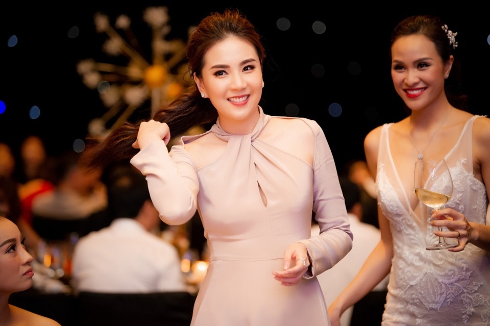 Chồng Tây bật khóc, hứa sẽ yêu thương siêu mẫu Phương Mai đến hết cuộc đời - 19