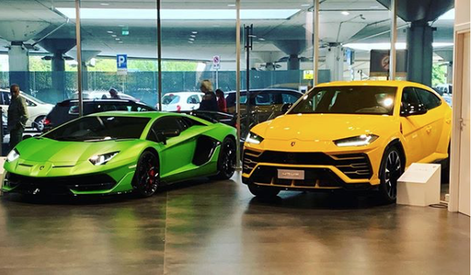Sân bay Ý chơi trội bằng siêu xe Lamborghini Huracán chạy dẫn đường - 3 Sân bay Ý chơi trội bằng siêu xe Lamborghini Huracán chạy dẫn đường - 3