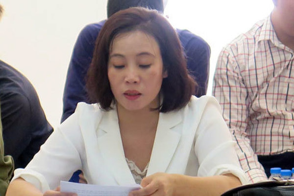 Tuyên y án, bắt giam ngay tại tòa người vợ dùng súng bắn chồng ở Hà Nội - 1 Tuyên y án, bắt giam ngay tại tòa người vợ dùng súng bắn chồng ở Hà Nội - 1