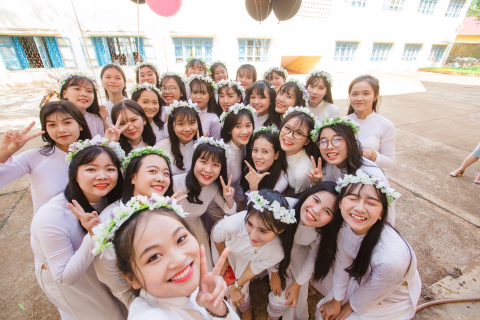 Lớp 12 ở Đắk Lắk toàn nam thanh nữ tú và nhiều tài lẻ - 15 Lớp 12 ở Đắk Lắk toàn nam thanh nữ tú và nhiều tài lẻ - 15