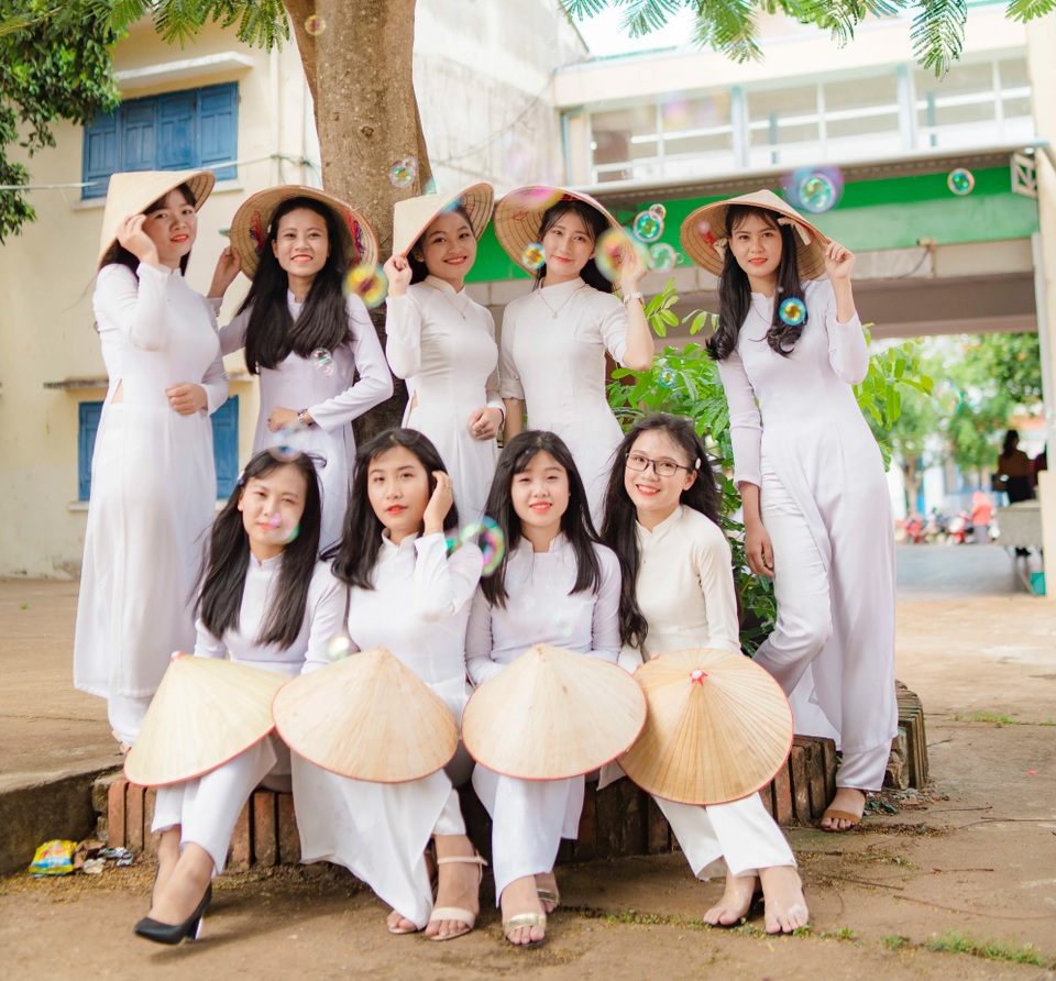 Lớp 12 ở Đắk Lắk toàn nam thanh nữ tú và nhiều tài lẻ - 1 Lớp 12 ở Đắk Lắk toàn nam thanh nữ tú và nhiều tài lẻ - 1