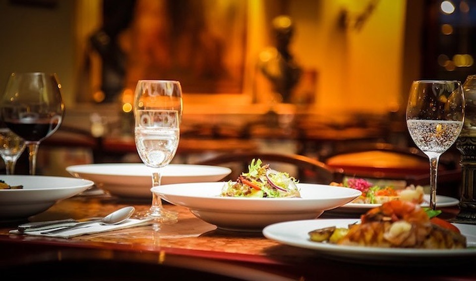 Điểm danh 10 nhà hàng sang chảnh tầm nhìn đẹp nhất Hạ Long - 5