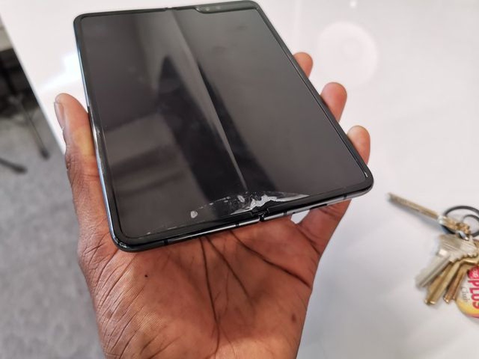 Galaxy Fold sẽ lên kệ sau Galaxy Note 10? - 2 Galaxy Fold sẽ lên kệ sau Galaxy Note 10? - 2
