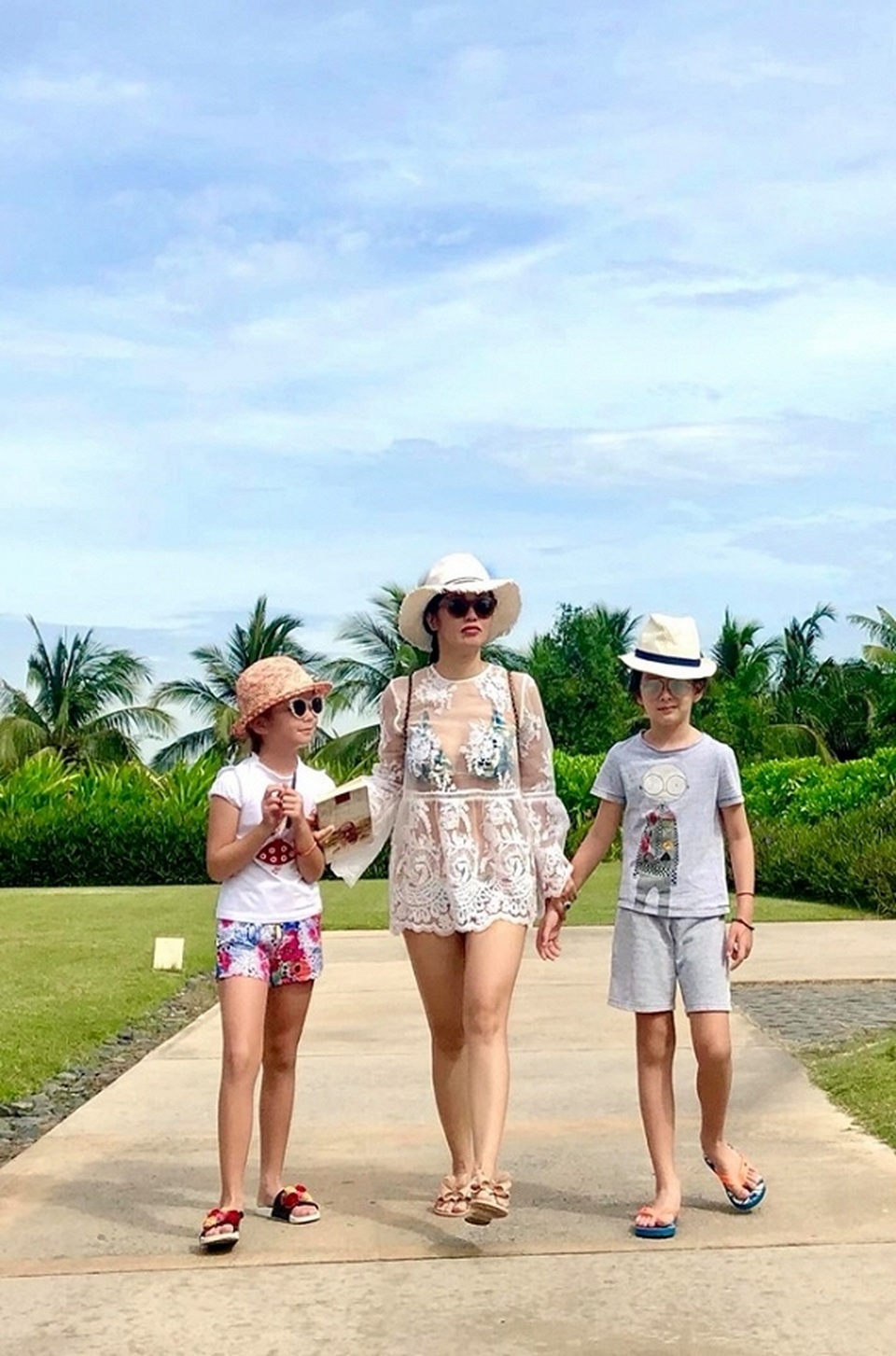 Hồng Nhung diện bikini khoe thân hình săn chắc ở tuổi U50 - 3 Hồng Nhung diện bikini khoe thân hình săn chắc ở tuổi U50 - 3