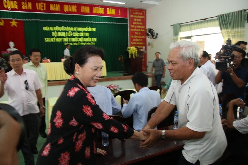 Cử tri Cần Thơ kiến nghị điều chỉnh lại bậc thang giá điện - 1