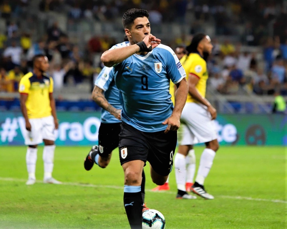 Suarez, Cavani lập công, Uruguay đại thắng 4-0 Ecuador - 1 Suarez, Cavani lập công, Uruguay đại thắng 4-0 Ecuador - 1
