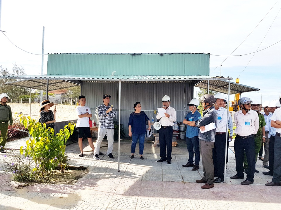 Cưỡng chế dân mua đất chờ đền bù Cưỡng chế dân mua đất chờ đền bù