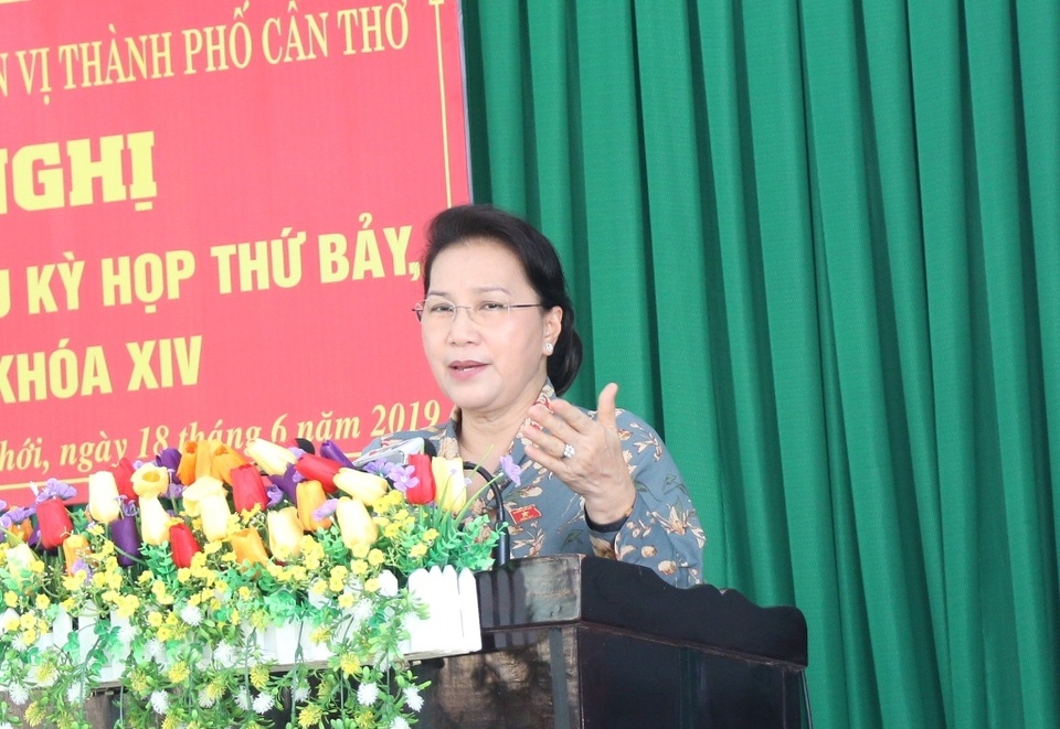 Chủ tịch Quốc hội: Để được học sinh yêu quý, giáo viên phải tự tôn trọng mình! - 3 Chủ tịch Quốc hội: Để được học sinh yêu quý, giáo viên phải tự tôn trọng mình! - 3