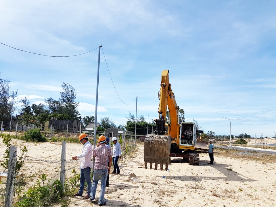 Cưỡng chế dân mua đất chờ đền bù Cưỡng chế dân mua đất chờ đền bù