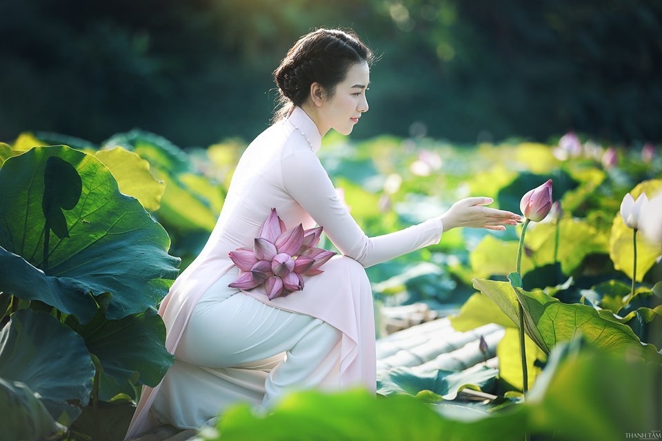 Cận cảnh nhan sắc của bà mẹ hai con trẻ trung xinh đẹp như gái tuổi 18 - 4 Cận cảnh nhan sắc của bà mẹ hai con trẻ trung xinh đẹp như gái tuổi 18 - 4