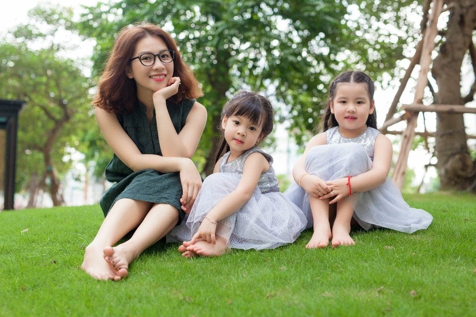 Cận cảnh nhan sắc của bà mẹ hai con trẻ trung xinh đẹp như gái tuổi 18 - 10 Cận cảnh nhan sắc của bà mẹ hai con trẻ trung xinh đẹp như gái tuổi 18 - 10