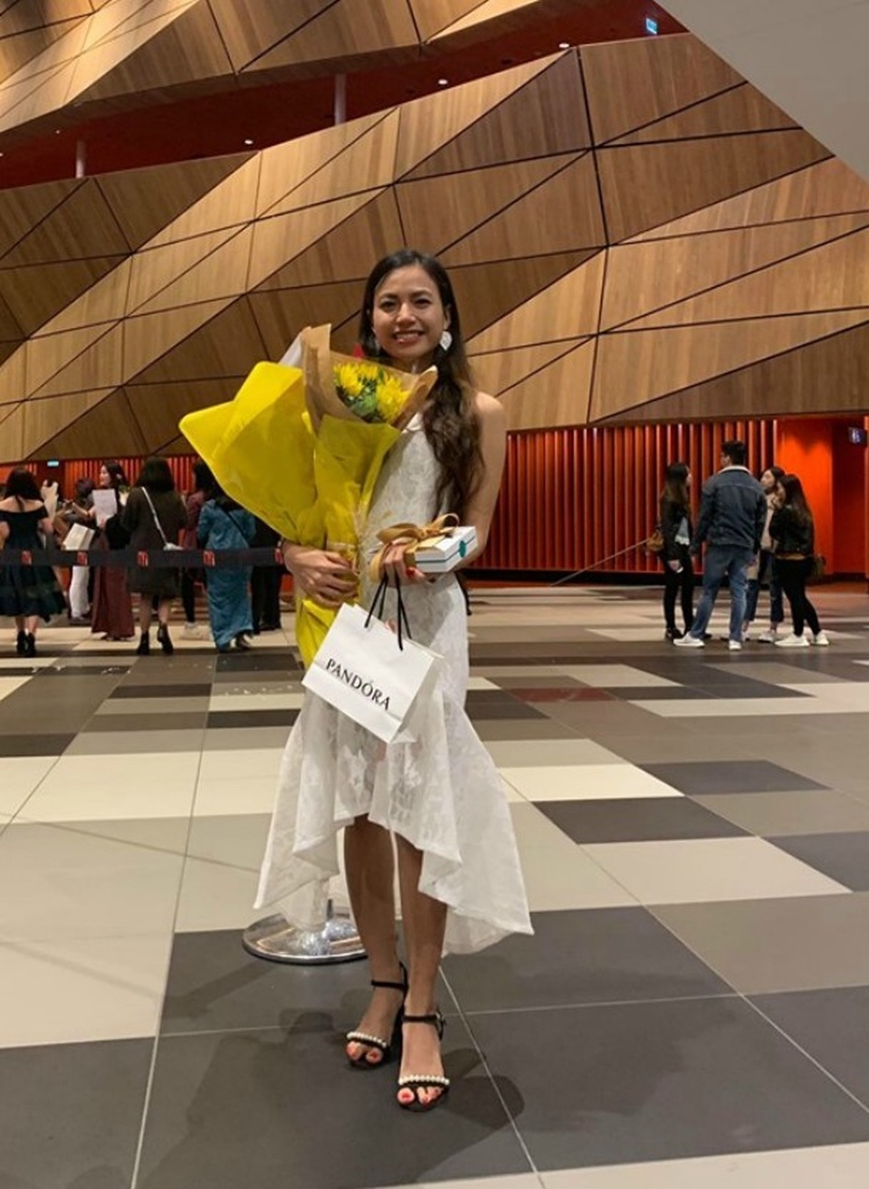 Câu chuyện cô bé nhặt rác nhận học bổng toàn phần đại học danh giá khiến dân mạng thán phục - 3 Câu chuyện cô bé nhặt rác nhận học bổng toàn phần đại học danh giá khiến dân mạng thán phục - 3