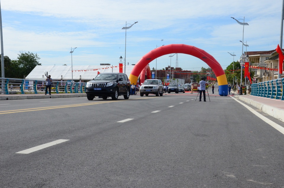 Quảng Ngãi khánh thành cây cầu thứ 4 nối liền đôi bờ Trà Khúc - 2 Quảng Ngãi khánh thành cây cầu thứ 4 nối liền đôi bờ Trà Khúc - 2