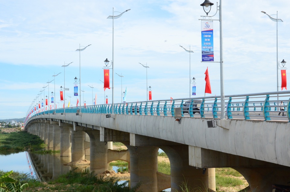 Quảng Ngãi khánh thành cây cầu thứ 4 nối liền đôi bờ Trà Khúc - 3 Quảng Ngãi khánh thành cây cầu thứ 4 nối liền đôi bờ Trà Khúc - 3