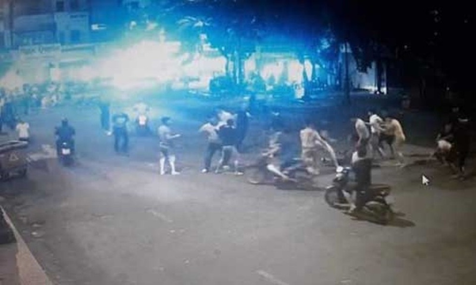 Tiểu thương chợ Bến Thành “nhẹ nhõm” vì nhóm côn đồ sa lưới - 2 Tiểu thương chợ Bến Thành “nhẹ nhõm” vì nhóm côn đồ sa lưới - 2