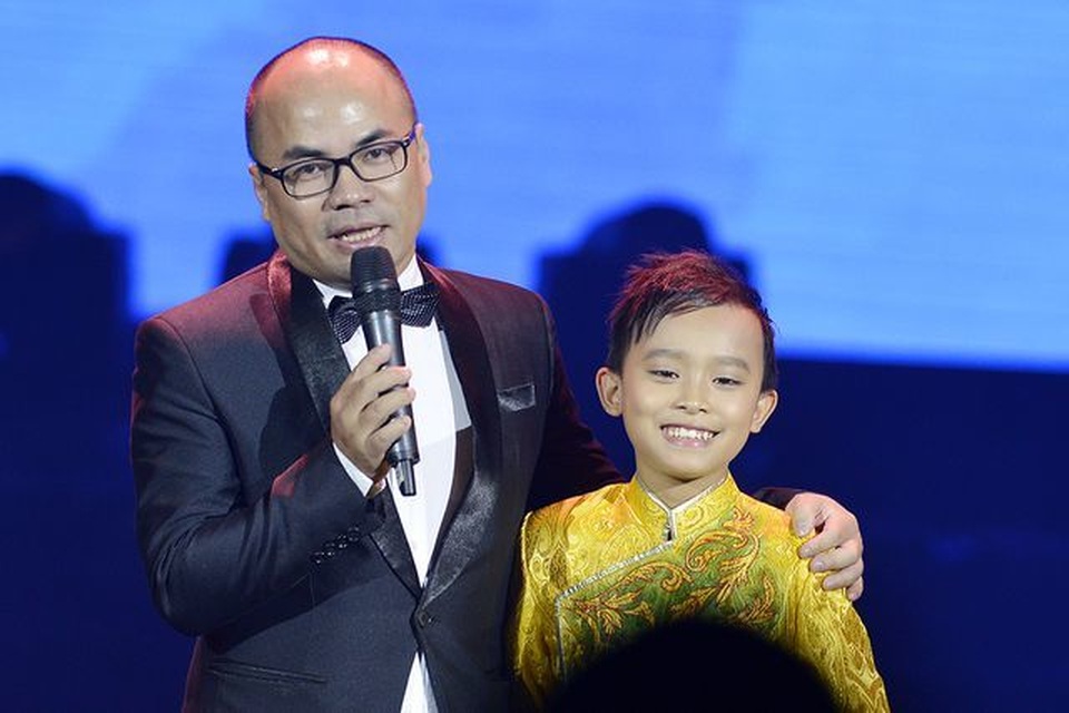Cậu bé nghèo Hồ Văn Cường sau 3 năm đăng quang Vietnam Idol Kids - 6 Cậu bé nghèo Hồ Văn Cường sau 3 năm đăng quang Vietnam Idol Kids - 6