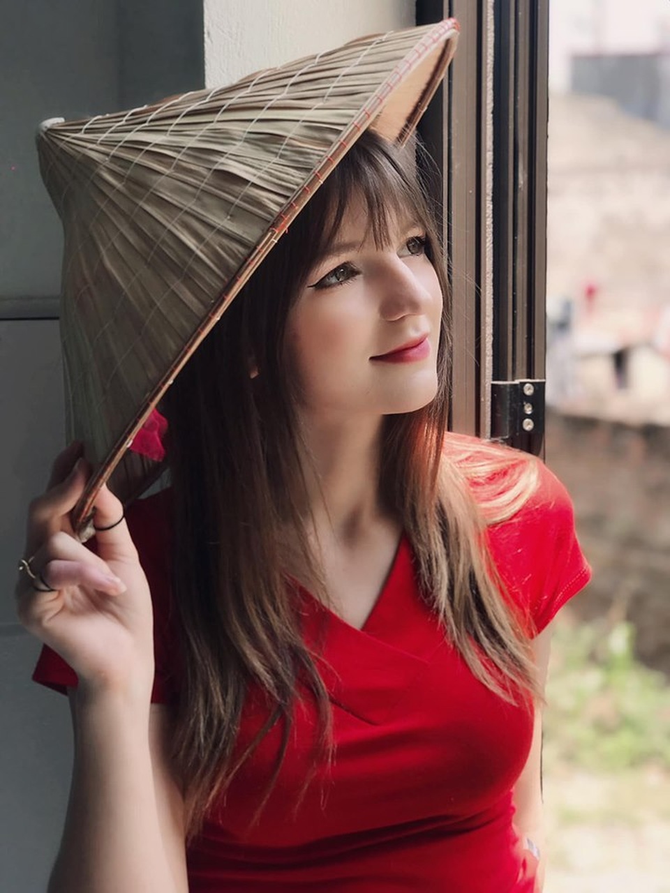 Hot girl DJ mặt xinh như búp bê chụp ảnh với sen, đời thường đẹp hết nấc - 5 Hot girl DJ mặt xinh như búp bê chụp ảnh với sen, đời thường đẹp hết nấc - 5
