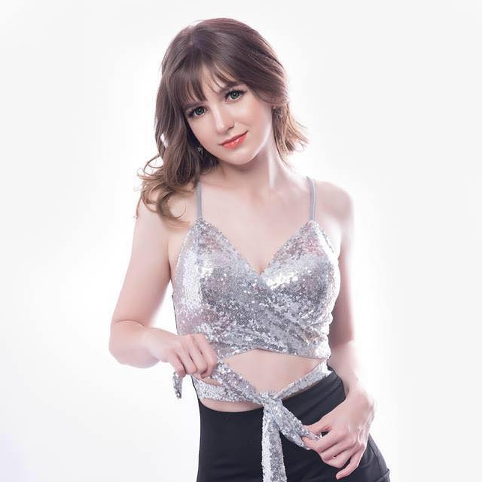 Hot girl DJ mặt xinh như búp bê chụp ảnh với sen, đời thường đẹp hết nấc - 6 Hot girl DJ mặt xinh như búp bê chụp ảnh với sen, đời thường đẹp hết nấc - 6