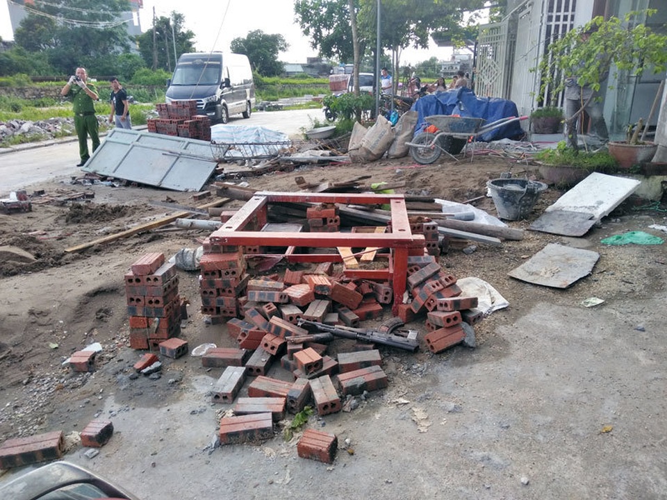 Khởi tố vụ 2 nhóm côn đồ truy sát, nổ súng thị uy nhau trên phố - 1 Khởi tố vụ 2 nhóm côn đồ truy sát, nổ súng thị uy nhau trên phố - 1