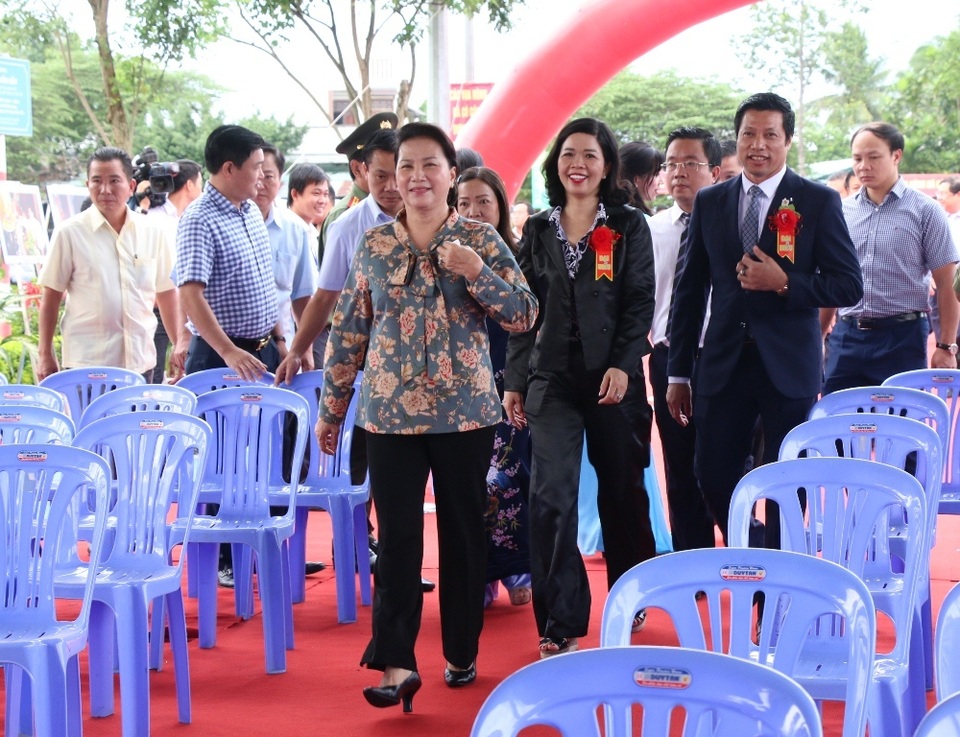 Chủ tịch QH Nguyễn Thị Kim Ngân dự lễ khởi công đền thờ các Vua Hùng tại Cần Thơ - 1 Chủ tịch QH Nguyễn Thị Kim Ngân dự lễ khởi công đền thờ các Vua Hùng tại Cần Thơ - 1