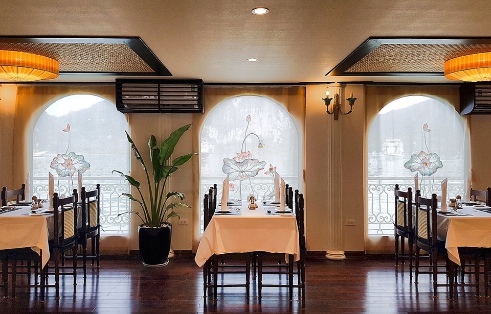 Indochine – Du thuyền ở vịnh thiên đường - 2 Indochine – Du thuyền ở vịnh thiên đường - 2