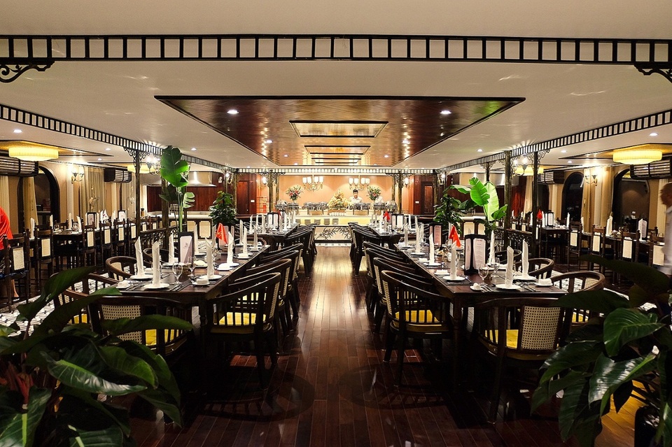 Indochine – Du thuyền ở vịnh thiên đường - 3 Indochine – Du thuyền ở vịnh thiên đường - 3