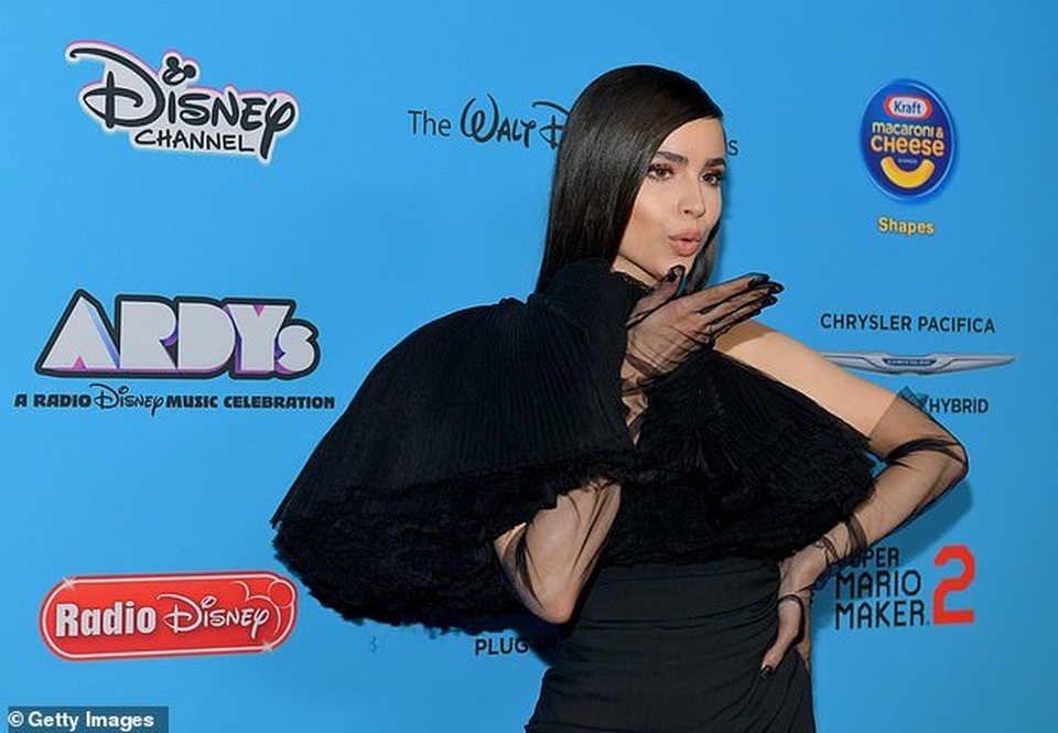 Madison Beer khoe dáng bốc lửa - 8 Madison Beer khoe dáng bốc lửa - 8